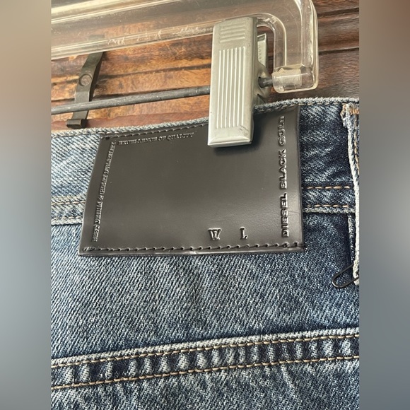 NWT Diesel Black Gold Regular Slim Cut Jeans - Picture 7 of 7